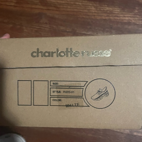 Women Shoes - Picture 2 of 4